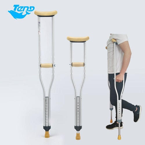 Ai không nên sử dụng một cái nạng nách?